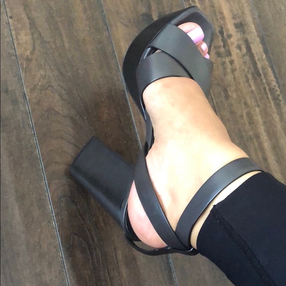 Brand New Saint Laurent Farrah grey 39 - Picture 6 of 8